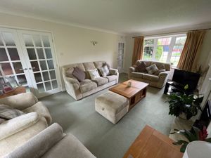 Lounge- click for photo gallery